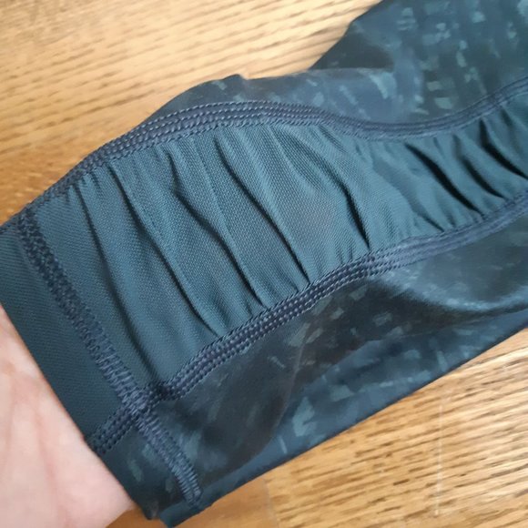 Aerie dark green leggings with mesh details - Picture 4 of 4